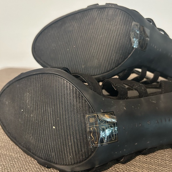 Kelly & Katie Strappy Heels w/ Zipper in Back - Picture 3 of 9